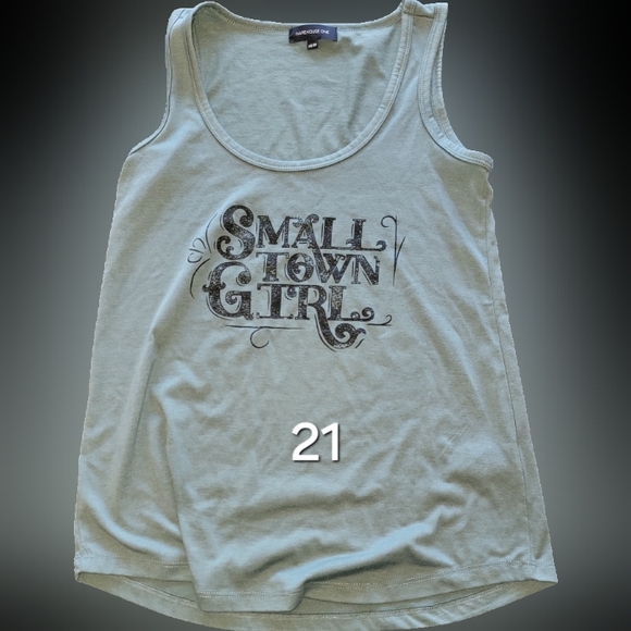 Womens small-town girl tee - Picture 1 of 1